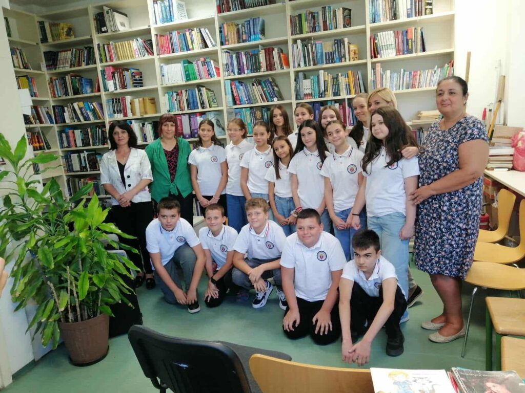 Работилница инспирирана од книгата „Куќа без огледала“ од Мортен Санден во библиотеката "Јане Сандански" 549796636 1115192427256984 6269007066320119774 n